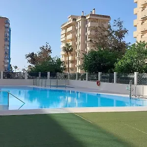 https://elegante-alojamiento-con-piscina-a-200-m-del-mar.1costadelsol.com